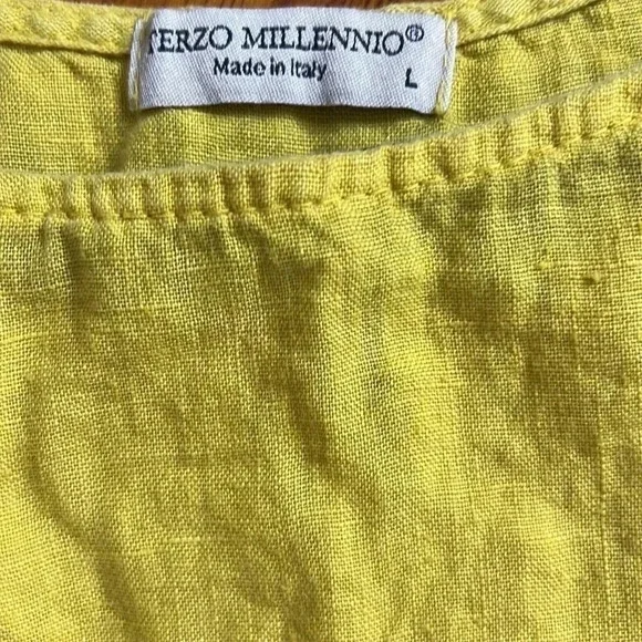 Terzo Millennio Italy Linen yellow Back Buttons Hi-Lo Blouse size large - Picture 3 of 4